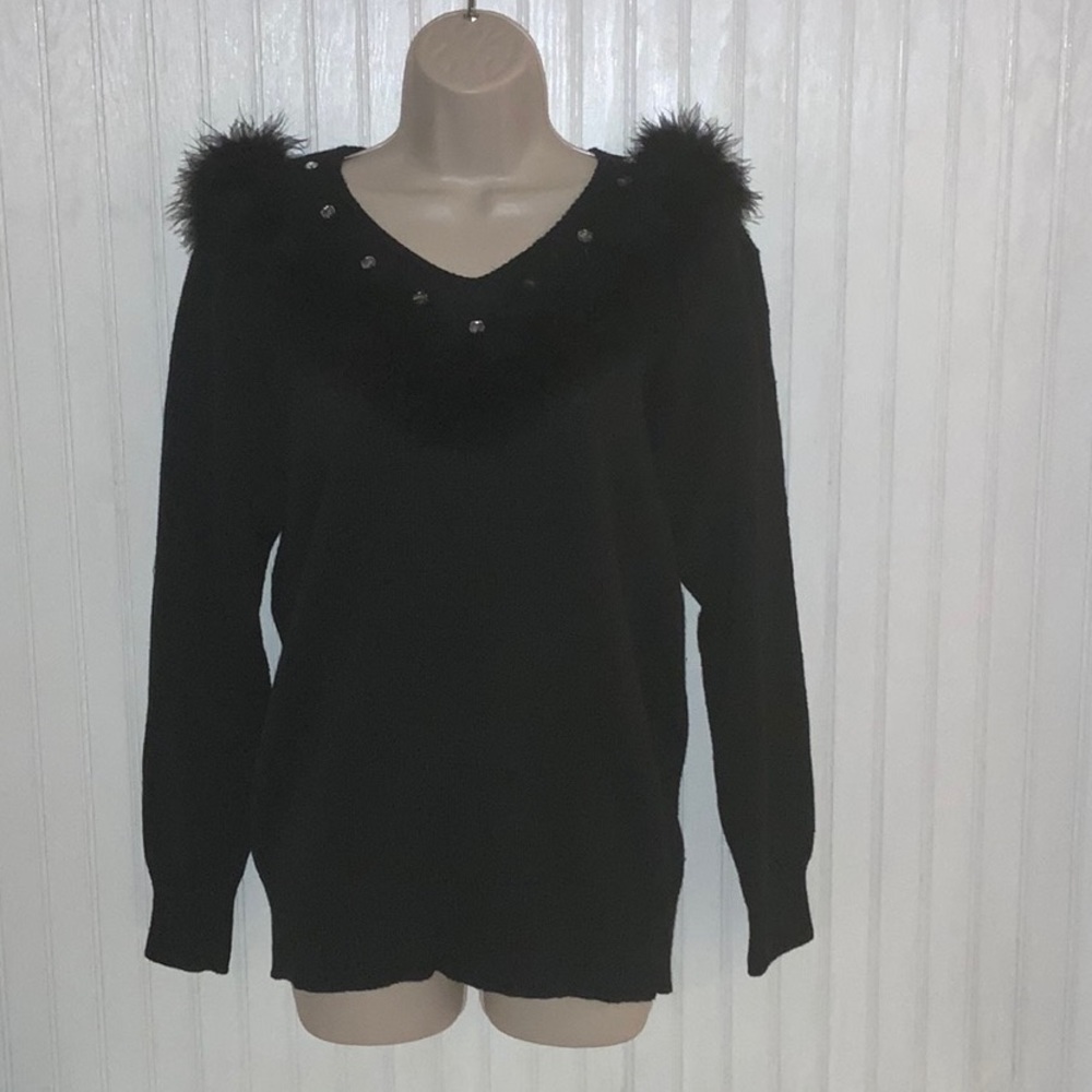 EUC V-Neck Sweater with fur & jewel detail